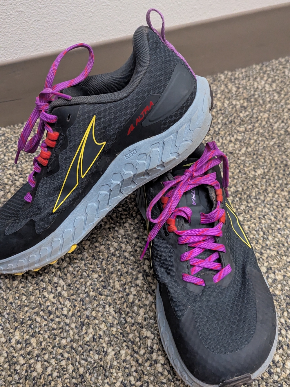 Altra Women's Outroad - Picture 2 of 3
